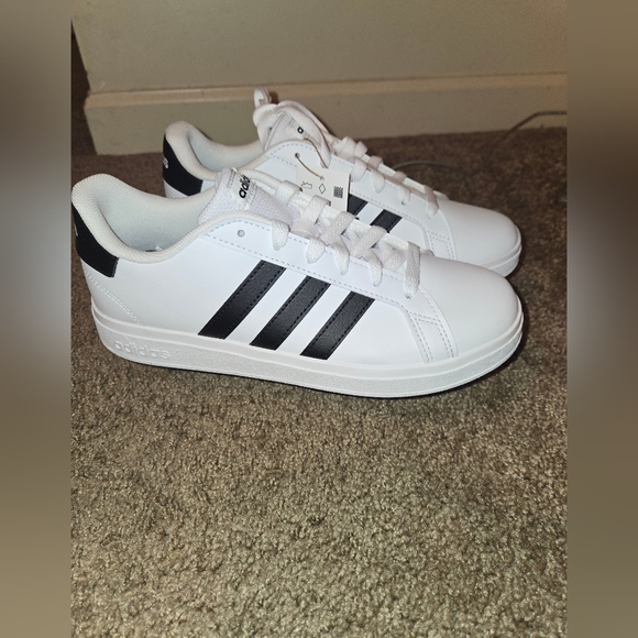 NWT Adidas Grand Court 2.0 Sneakers - Picture 5 of 9